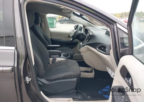 2019 Chrysler Pacifica Touring Plus z USA, uszkodzony, nr VIN 2C4RC1FGXKR610201